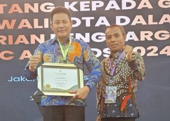 Peserta BPJS Aktif Tembus 75 Persen, Pemkab Sidoarjo Terima Penghargaan UHC Award 2024