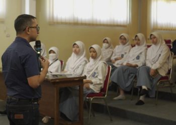 Alumni SMA Muhammadiyah 1 Taman Beri Motivasi Adik Kelasnya