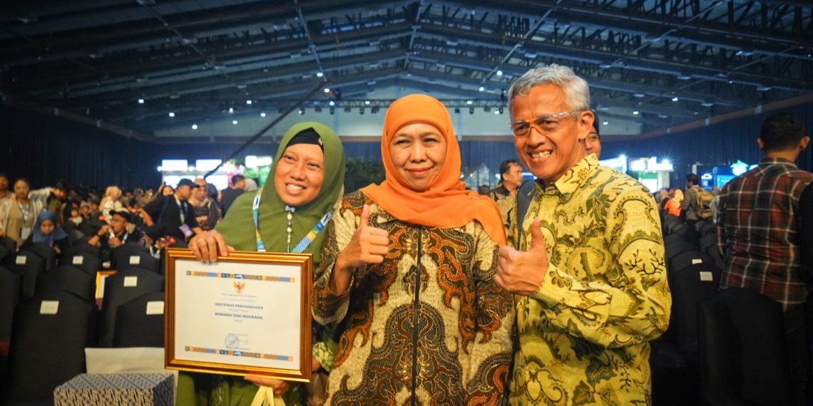 Kementerian LHK Beri Khofifah Penghargaan Atas Kerja Nyata Pelestarian Mangrove