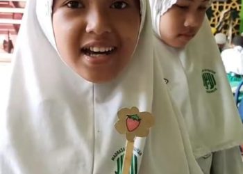 Tingkatkan Kualitas Membaca MI Al Abror Terapkan Program English Day