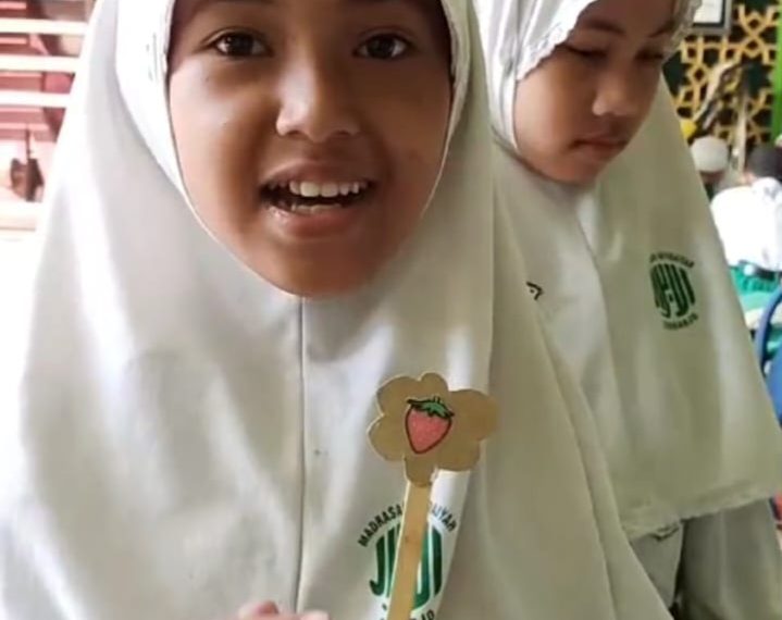 Tingkatkan Kualitas Membaca MI Al Abror Terapkan Program English Day