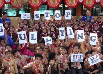 Mahasiswa Umaha Ajak Siswa SDN 2 Kalimati Tarik Stop Bullying