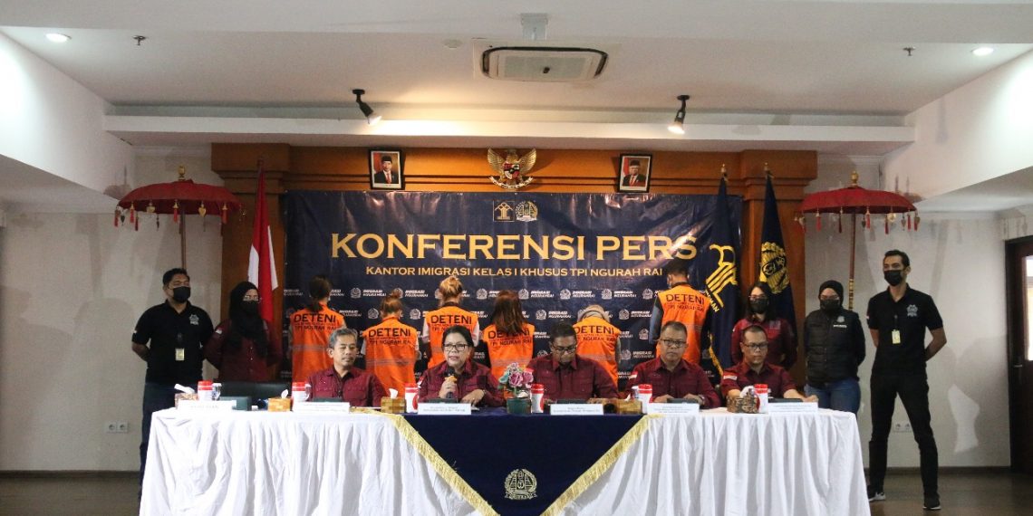 Kanwil Kemenkumham Bali Tindak 10 WNA, Lakukan Usaha Tanpa Izin dan Penyalahgunaan Narkoba