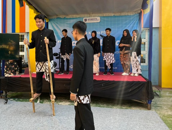 SMP Muhammadiyah 2 Taman Gelar Karya P5 Angkat Kearifan Lokal