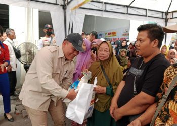Peduli Pedagang Korban Kebakaran, BHS dan DLU Holding Beri Bantuan Paket Sembako