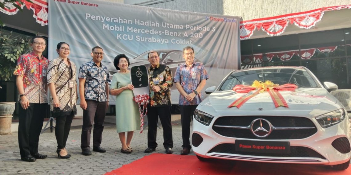 Pengundian Panin Super Bonanza Periode 3, Nasabah Loyal Panin Bank KCP Tunjungan Raih Hadiah Mercedes Benz A 200