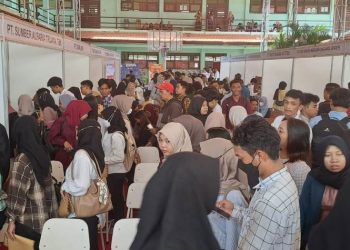 Job Fair 2024 SMK PK-SMK Negeri 2 Buduran Diserbu Ratusan Pencari Kerja