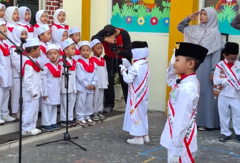 TK Al Falah Darussalam Tumbuhkan Semangat Patriotisme Melalui Upacara Bendera