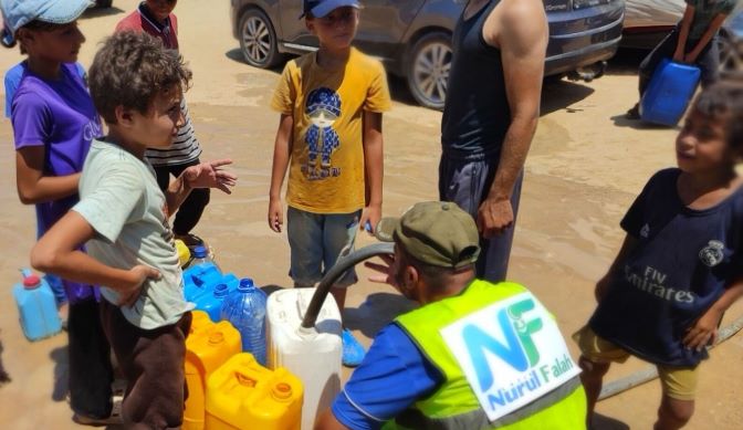 LAZIS Nurul Falah Salurkan 45 Ribu Liter Air Minum ke Pengungsian Khan Younis