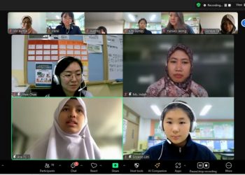 Siswa SAIM dan Siswa Korea Belajar Bersama