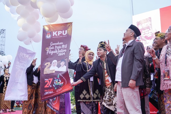 Balon Terbang Paling Tinggi, Khofifah-Emil Optimis Menang di Pilgub Jatim