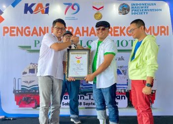 Parade Lokomotif dengan Livery Varian Terbanyak Dapat Penghargaan MURI