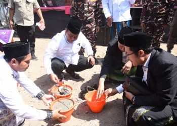 Pjs. Bupati Letakkan Batu Pertama Pembangunan Gedung Sports Center SMPN 3 Krian