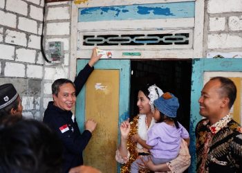 Kementerian ESDM Wujudkan Aman Intalasi Kelistrikan, Ribuan Warga Jatim Terima Bantuan Pasang Gratis