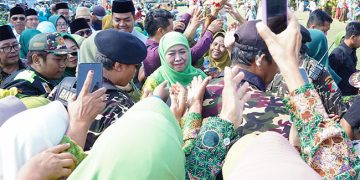 Khofifah Pemimpin Penuh Inovasi Paling Dicintai Warga Jatim