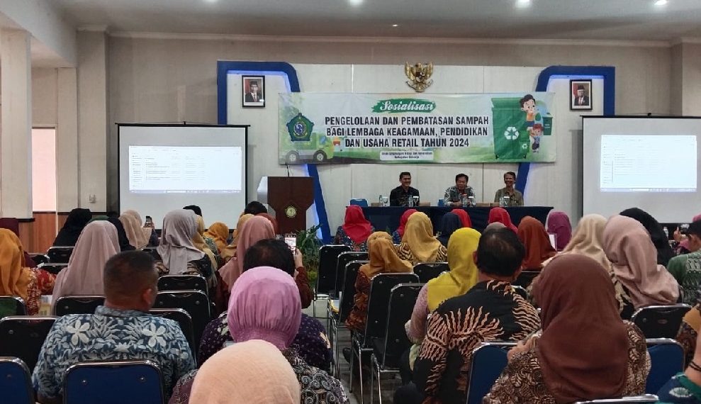 Guru Al Muslim Antusias Mengikuti Sosialisasi Pengelolaan Sampah dari DLHK Sidoarjo
