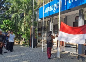 Angkat Kearifan Lokal, SMK Senopati Gelar Upacara Dengan Pakaian Adat dan Bahasa Jawa