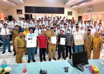 SMKN 1 Sidoarjo Hibahkan Alat Pembelajaran ke SMK Ma’arif NU Gresik dan SMKN 2 Bitung Sulawesi Utara.