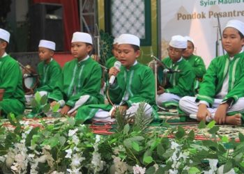 Al Banjari SD Al Falah Darussalam Raih Best Perfomance Festival Hadrah SD/MI Jatim 2024