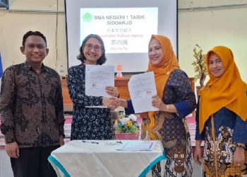 SMA Negeri 1 Tarik Kerjasama Dengan Unitomo Gelar Budaya Minum Teh Jepang