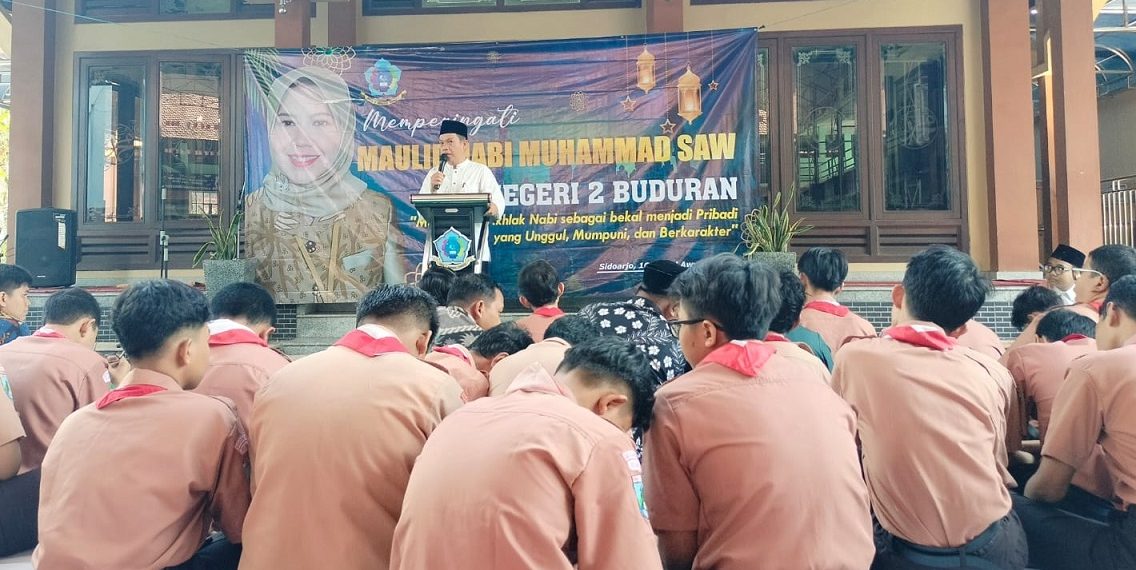 SMK Negeri 2 Buduran Bersholawat dan Beri Apresiasi Siswa Hafidz Quran