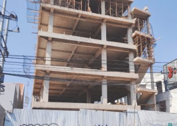 Diduga Tanpa Izin, Gedung 5 Lantai Berdiri di Selatan Gelora Delta Sidoarjo