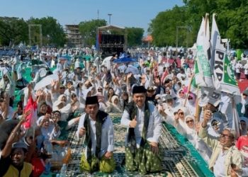 Ratusan Ribu Massa Ikuti Istighotsah dan Deklarasi Paslon SAE Di Parkir Timur Gelora Delta Sidoarjo