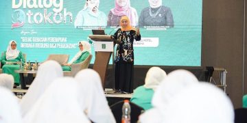 Khofifah Figur Pemimpin Teladan Paling Dicintai Warga Jatim