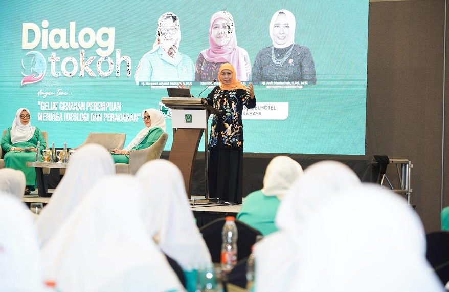 Khofifah Figur Pemimpin Teladan Paling Dicintai Warga Jatim