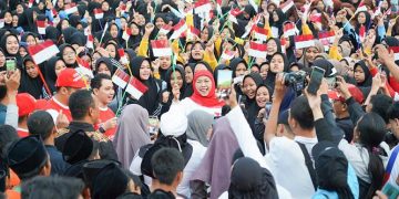 Kombinasi Tepat, Khofifah-Emil Jadi Pilihan Terkuat Generasi Muda Jatim