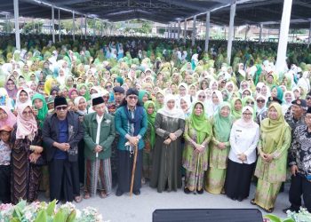 Didukung Puluhan Ribu Masyarakat Blitar, Gus Miftah: Kerberhasilan Khofifah Sudah Jelas Terbukti