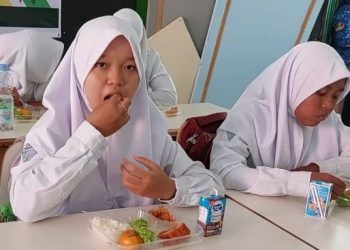 Bupati Kediri Uji Coba Makan Siang Gratis kepada Siswa SMK