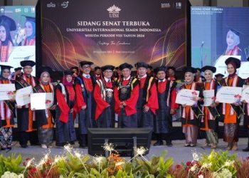 Wisuda Periode VIII, Ratusan Lulusan UISI Siap Masuki Dunia Kerja