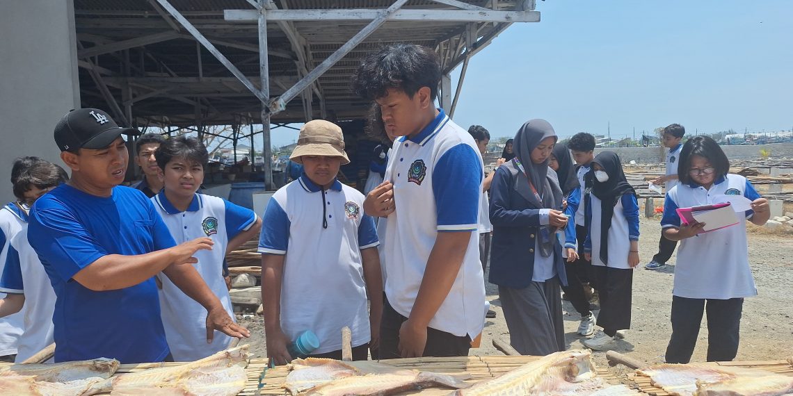 Kunjungi Pabrik Olah Ikan, Belajar Industri Pangan