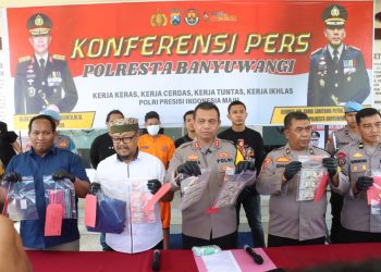 Berhasil Diamankan, Pelaku Penjambretan Wisatawan Belgia di Banyuwangi Terancam 5 Tahun Penjara