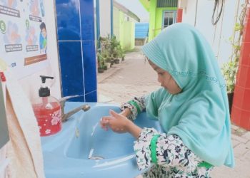 Gandeng FKM Unair Siswa KB-TK Al Muslim Peringati Hari Cuci Tangan Sedunia