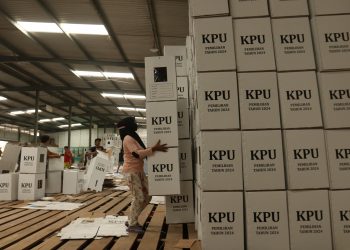 KPU Banyuwangi Pastikan Kotak Suara Sampai Bilik Pencoblosan Pilkada 2024 Sudah Lengkap