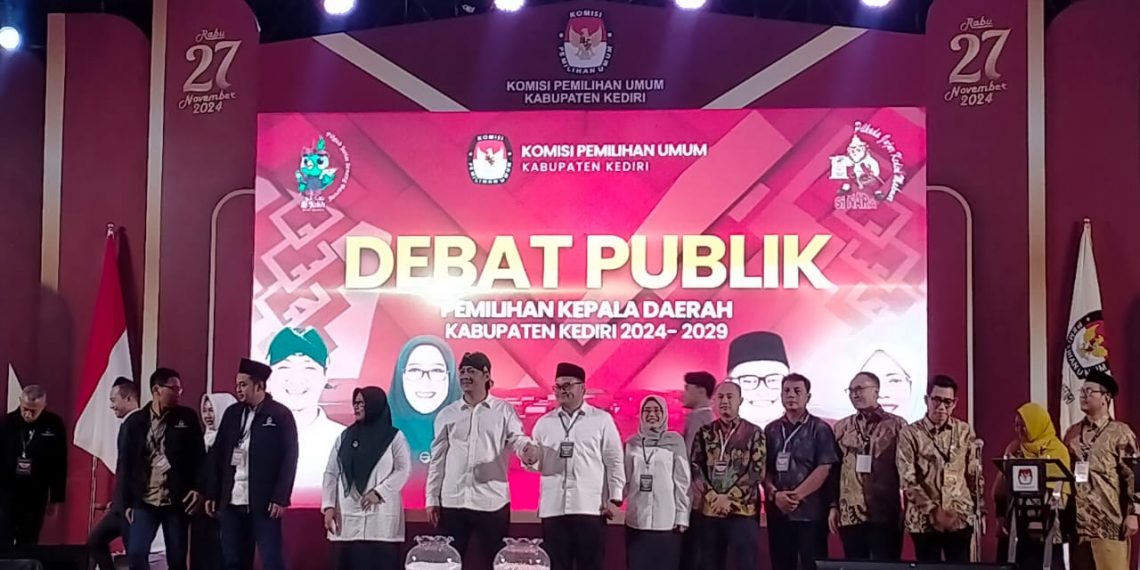 Debat Perdana Cabup-cawabup di Kediri, Paslon Berikan Visi-Misinya