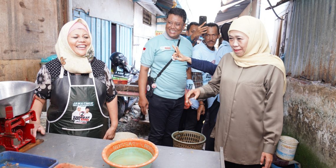 Raut Bahagia Pedagang Pasar Blimbing Malang Dihampiri Khofifah: Ibunda Kita Jawa Timur