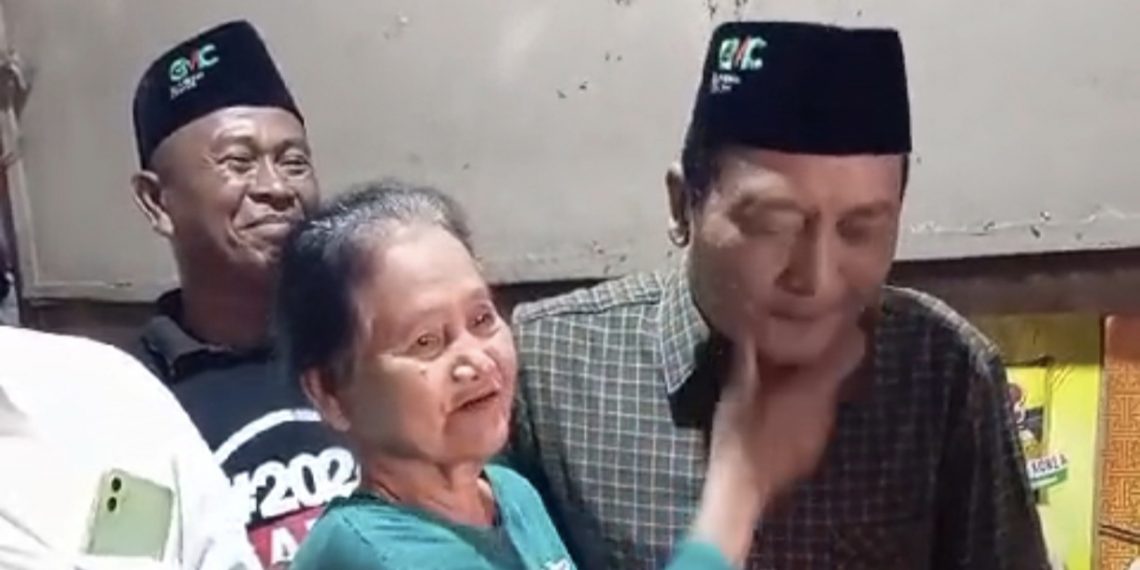 Wajah Gus Makki Diusap Wong Osing, Pertanda Doa Restu Kemenangan