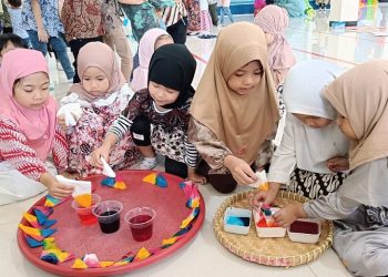 Anak-Anak KB-TK Al Falah Darussalam Antusias Ikuti Belajar Membatik