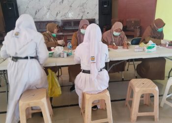 Cegah Stunting, SMA Negeri 1 Gedangan Lakukan Edukasi Kesehatan dan Skrining Anemia