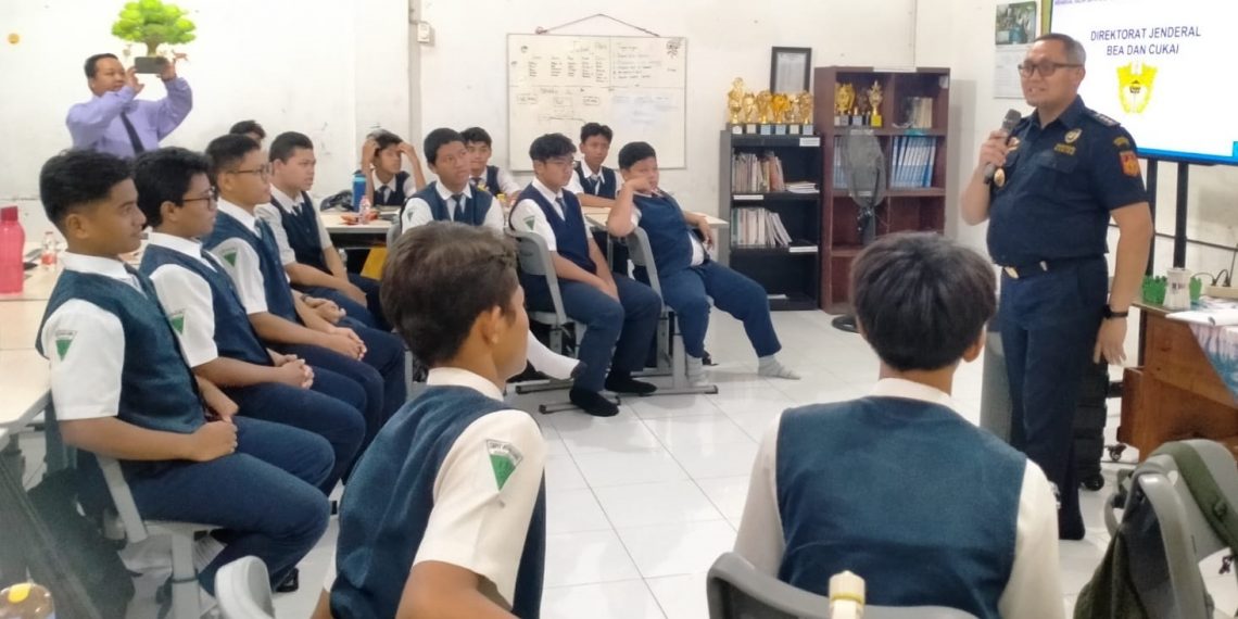 Kementrian Keuangan, Jalani Program ‘Kemenkeu Mengajar’ di SMPIT Insan Kamil Sidoarjo