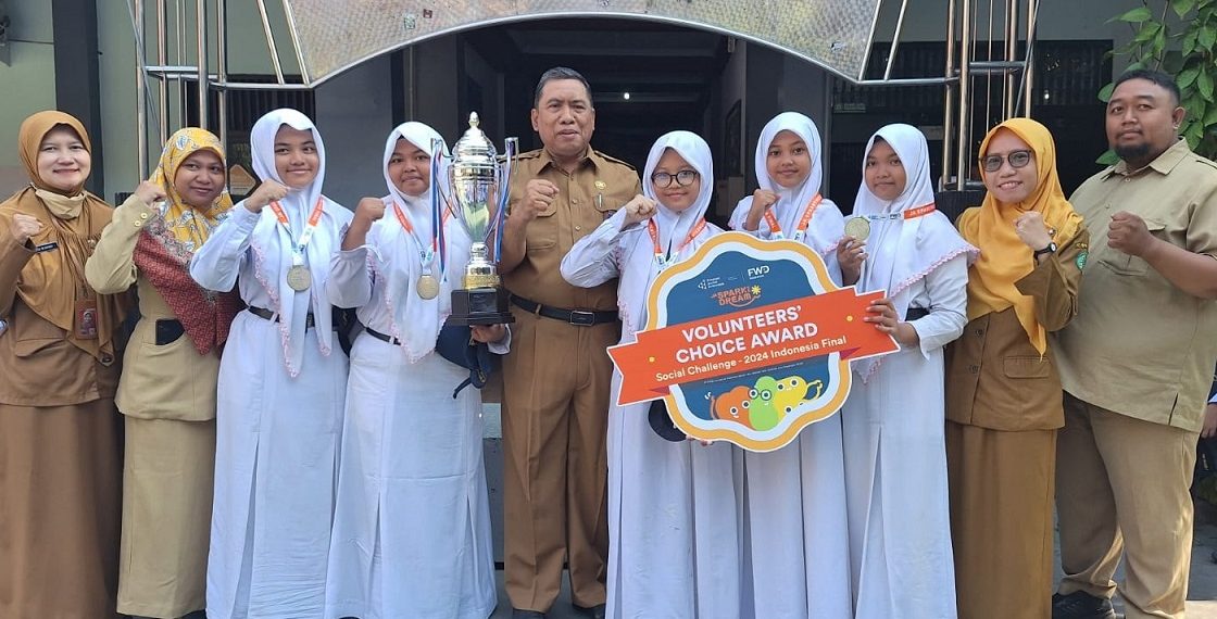 ‘Literasi Keuangan’ Siswa SMPN 3 Sidoarjo Raih ‘Volunteers Choice Award’ Tingkat Nasional