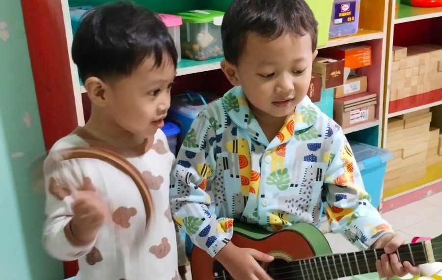 KB Al Falah Darusalam Sidoarjo Menerapkan ‘Sekolahku Menyenangkan’