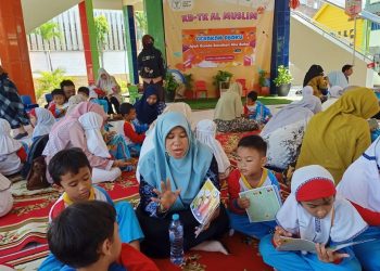 Stimulasi Bahasa dan Literasi  Siswa KB-TK Al Muslim Libatkan Orang Tua