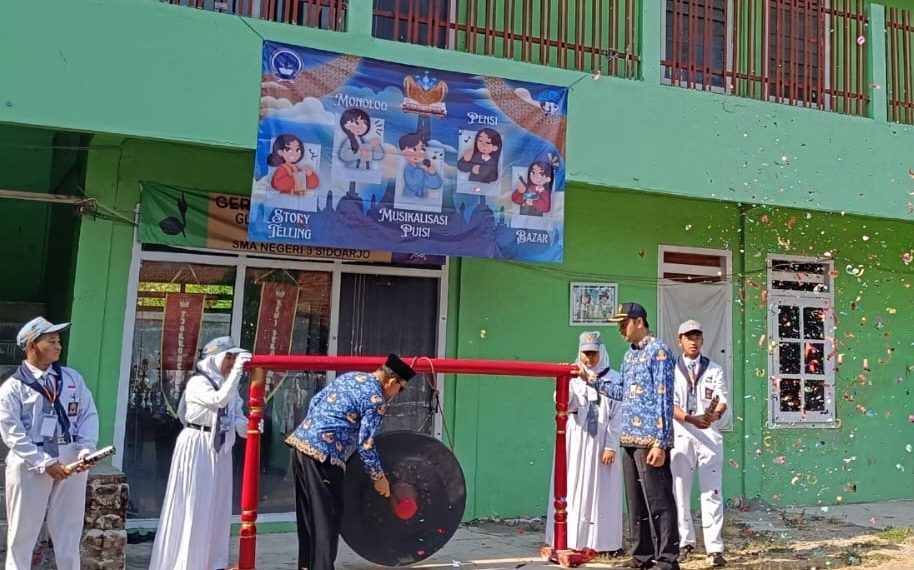 Peringati Sumpah Pemuda dan Bulan Bahasa SMA Negeri 3 Sidoarjo Gelar Bazar Budaya