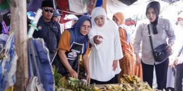 Penyabar dan Santri, Mantapkan Keyakinan Warga Situbondo Pilih Khofifah