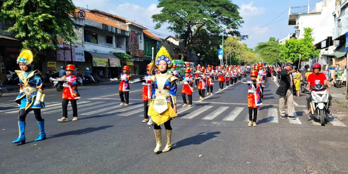 Rayakan Hari Santri, SD Maarif Jogosari Berpawai