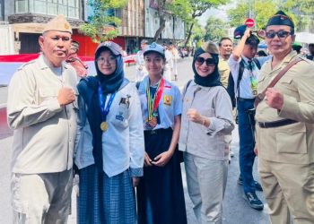 Siswa Berprestasi Ikuti Parade Surabaya Juang